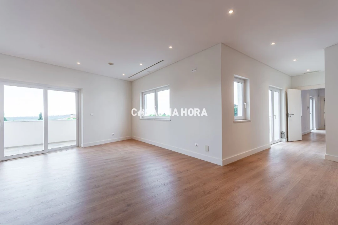 Moradia T4 para Venda em Agualva e Mira-Sintra Foto 7