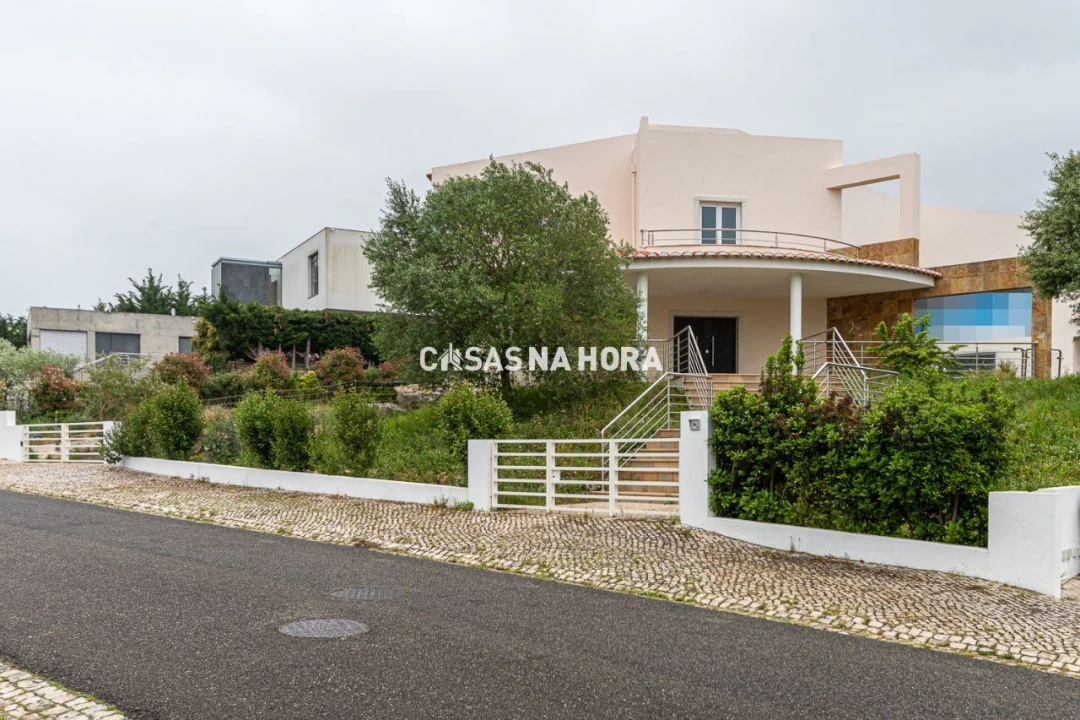 Moradia T4 para Venda em Agualva e Mira-Sintra Foto 1