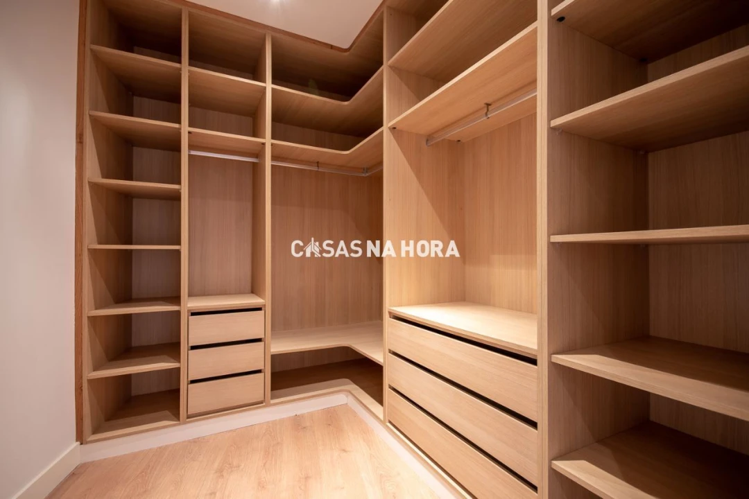 Moradia T4 para Venda em Agualva e Mira-Sintra Foto 17