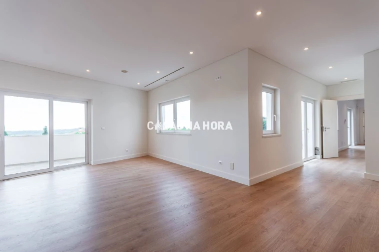 Moradia T4 para Venda em Agualva e Mira-Sintra Foto 7