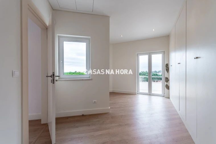 Moradia T4 para Venda em Agualva e Mira-Sintra Foto 10