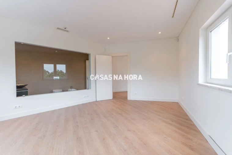 Moradia T4 para Venda em Agualva e Mira-Sintra Foto 12