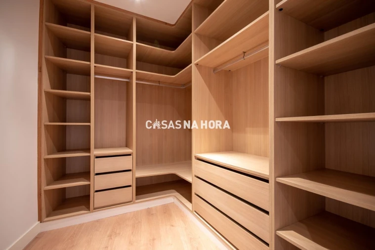 Moradia T4 para Venda em Agualva e Mira-Sintra Foto 17