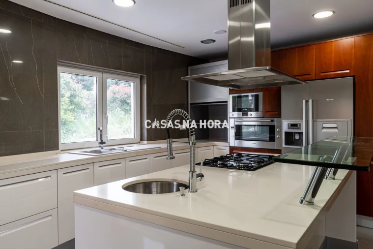 Moradia T4 para Venda em Agualva e Mira-Sintra Foto 26