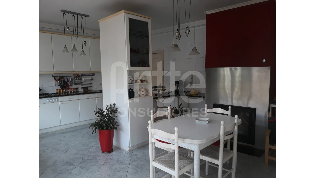 Moradia T5 para Venda em Avelãs de Caminho Foto 10