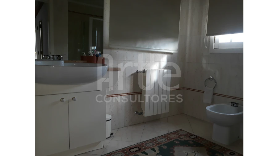 Moradia T5 para Venda em Avelãs de Caminho Foto 36