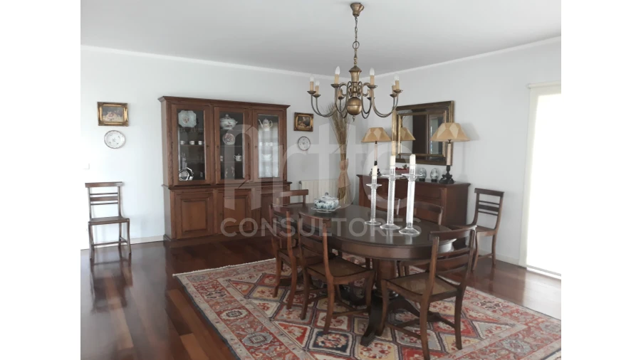 Moradia T5 para Venda em Avelãs de Caminho Foto 4