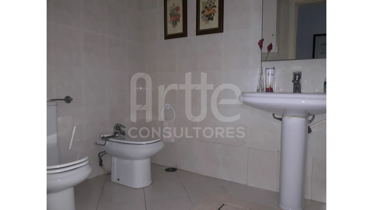 Moradia T5 para Venda em Avelãs de Caminho Foto 14