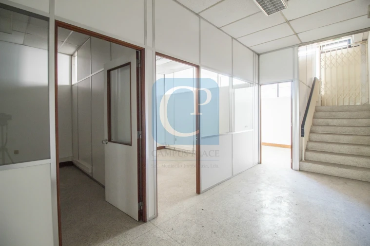 Loja para Arrendamento em Cedofeita, Santo Ildefonso, Sé, Miragaia, São Nicolau e Vitória Foto 6