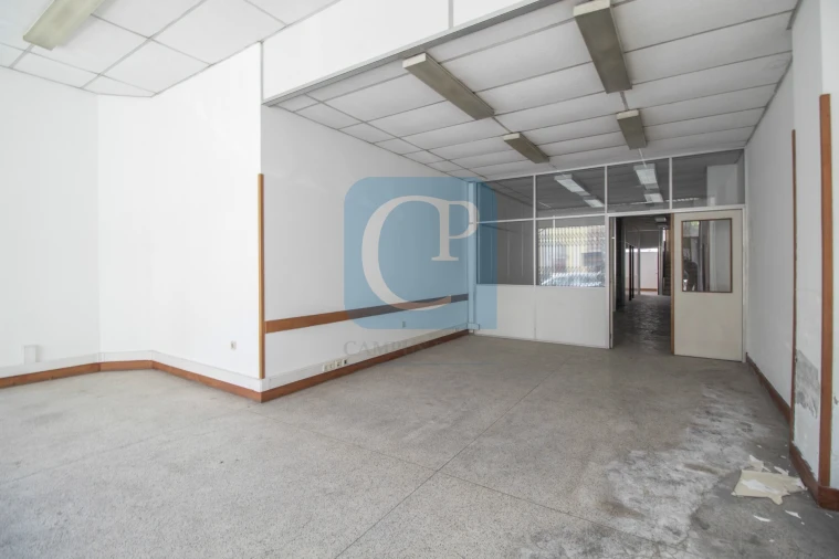 Loja para Arrendamento em Cedofeita, Santo Ildefonso, Sé, Miragaia, São Nicolau e Vitória Foto 2