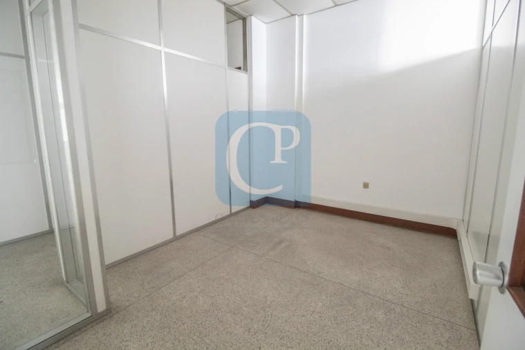 Loja para Arrendamento em Cedofeita, Santo Ildefonso, Sé, Miragaia, São Nicolau e Vitória Foto 11