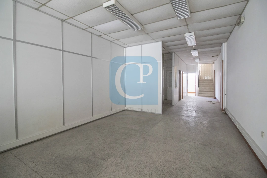 Loja para Arrendamento em Cedofeita, Santo Ildefonso, Sé, Miragaia, São Nicolau e Vitória Foto 4