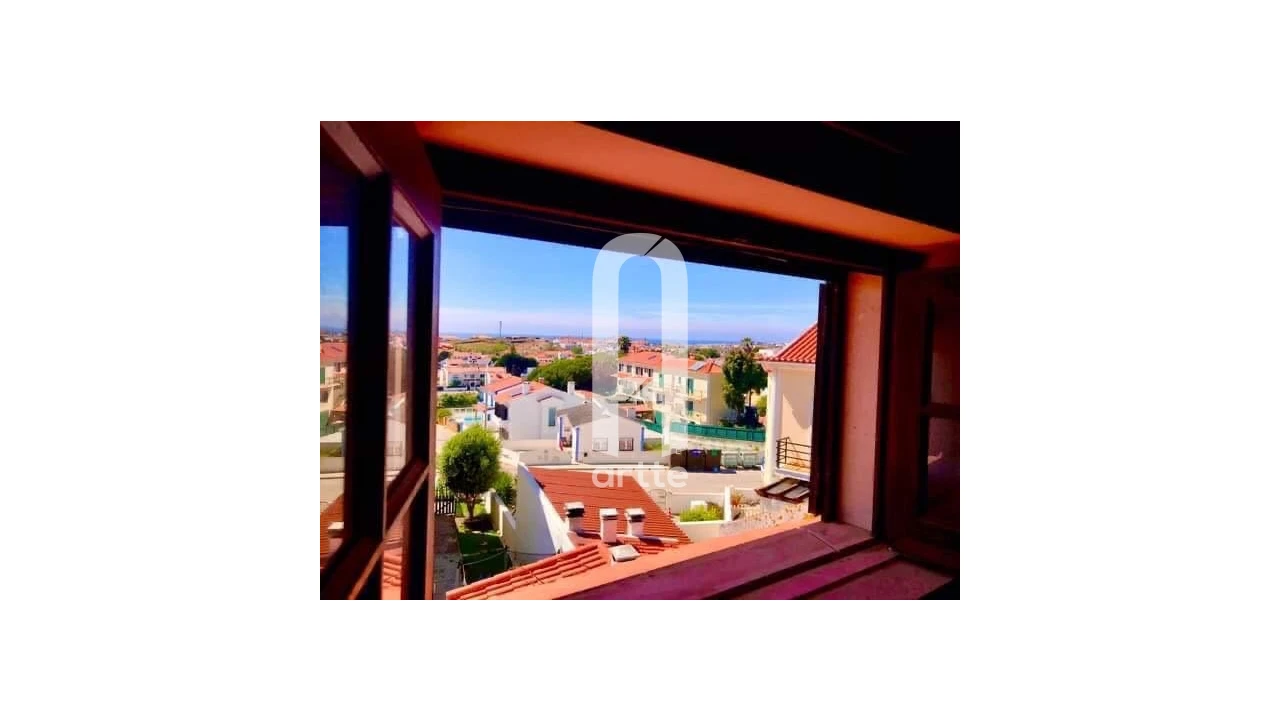 Moradia T5 para Venda em Carvoeira Foto 32