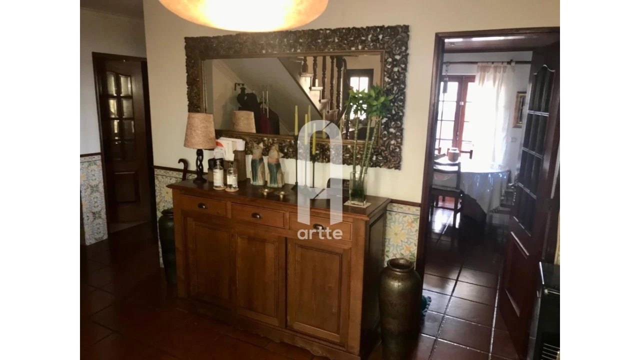 Moradia T5 para Venda em Carvoeira Foto 3