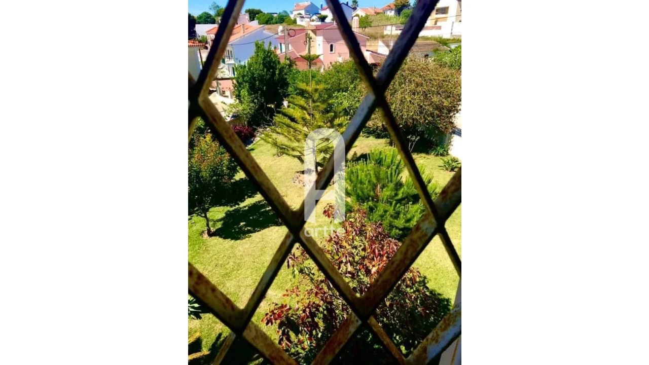 Moradia T5 para Venda em Carvoeira Foto 47