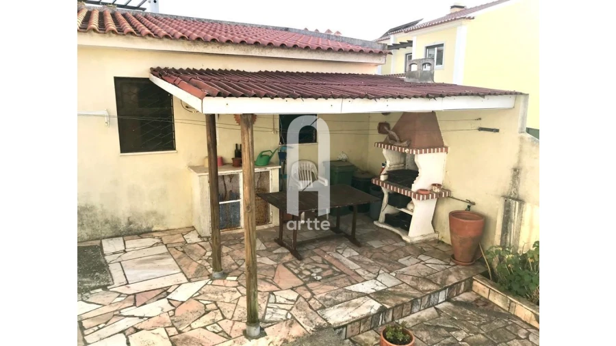 Moradia T5 para Venda em Carvoeira Foto 22