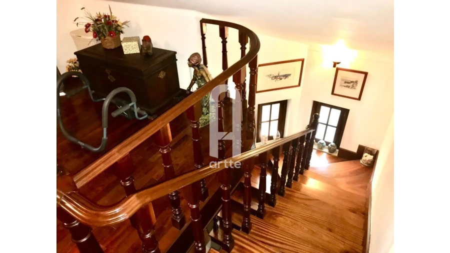 Moradia T5 para Venda em Carvoeira Foto 55