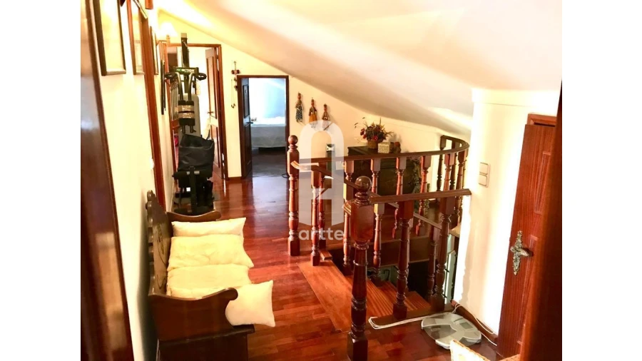 Moradia T5 para Venda em Carvoeira Foto 54