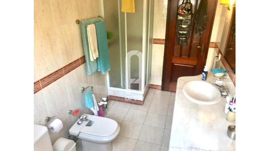 Moradia T5 para Venda em Carvoeira Foto 4