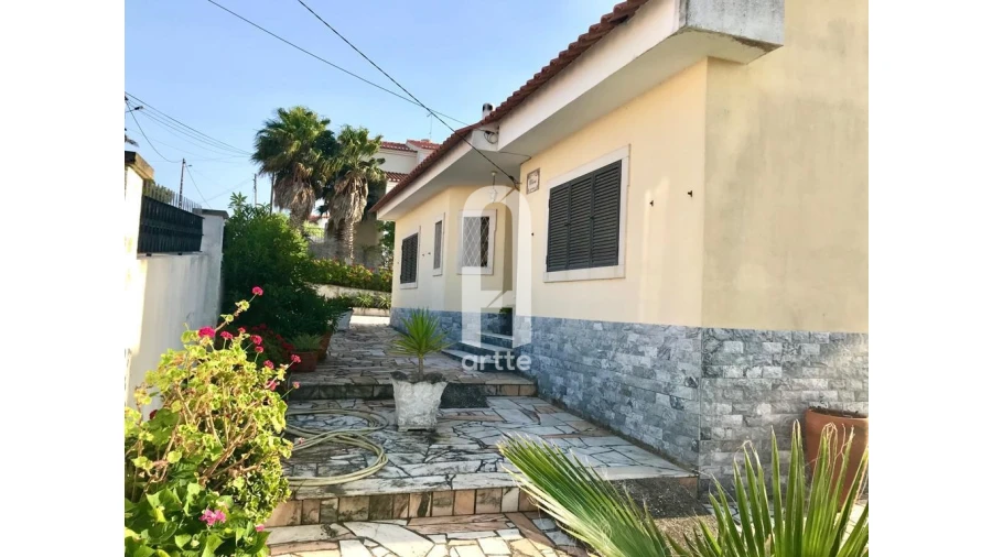 Moradia T5 para Venda em Carvoeira Foto 21