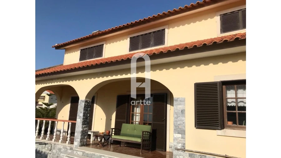 Moradia T5 para Venda em Carvoeira