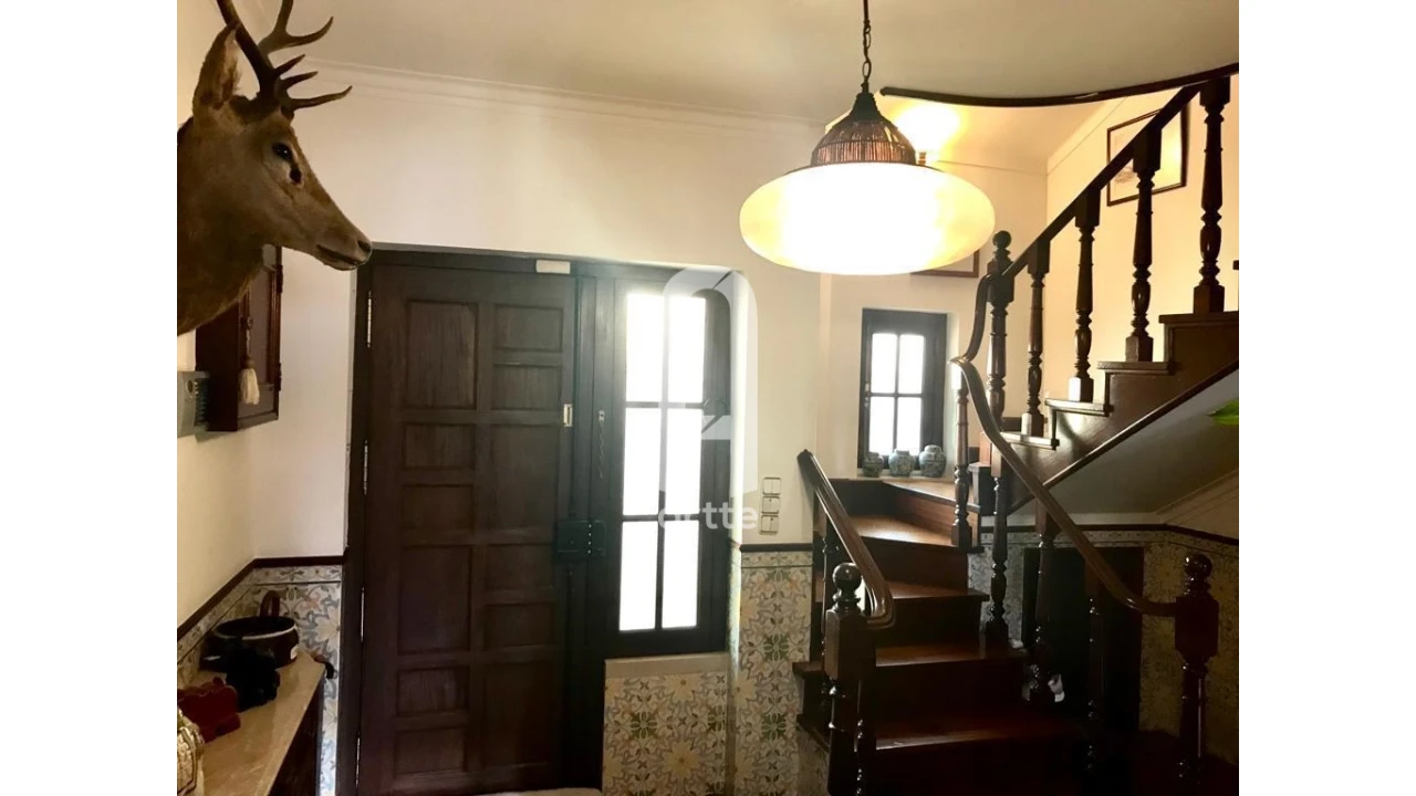 Moradia T5 para Venda em Carvoeira Foto 30