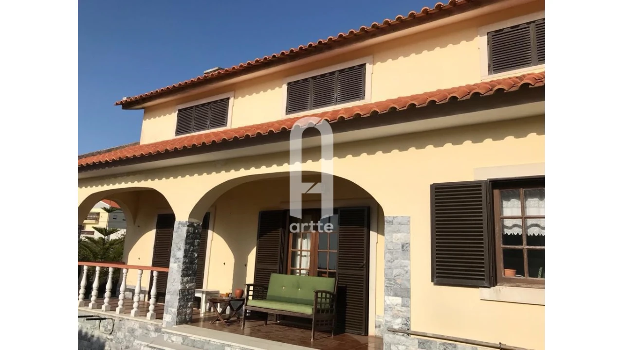 Moradia T5 para Venda em Carvoeira Foto 1