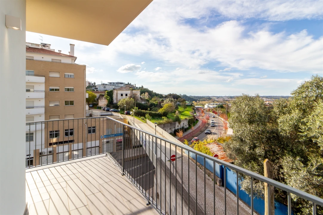 Apartamento T3 para Venda em Leiria, Pousos, Barreira e Cortes Foto 30