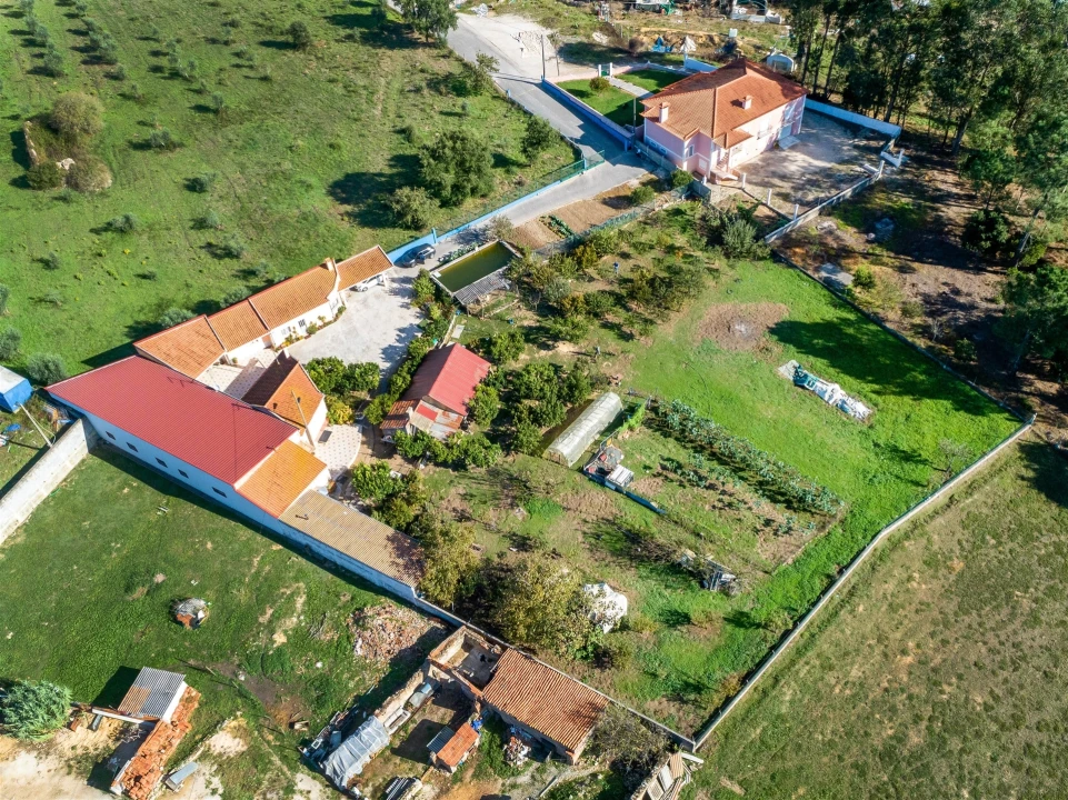 Moradia T5 para Venda em Calvaria de Cima Foto 37