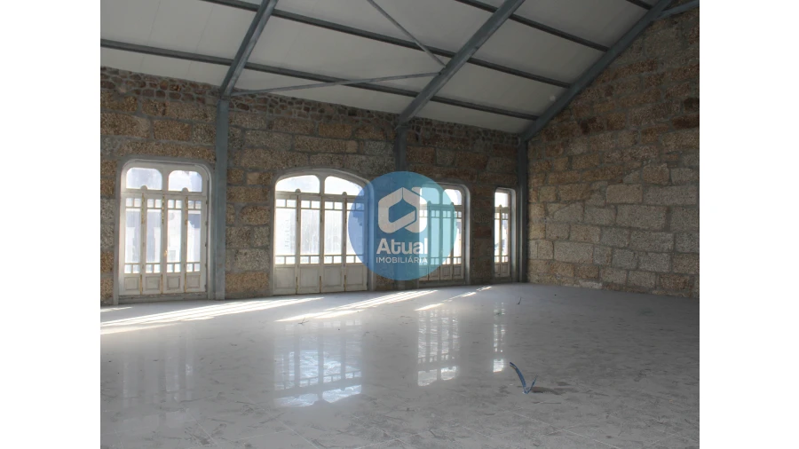 Loja para Arrendamento em Caldas de Vizela (São Miguel e São João) Foto 3