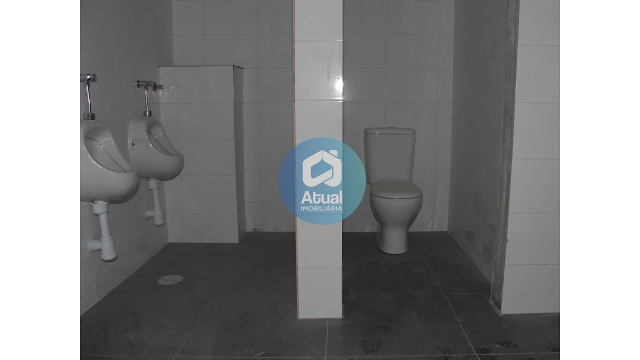 Loja para Arrendamento em Caldas de Vizela (São Miguel e São João) Foto 11