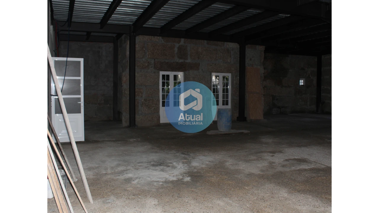 Loja para Arrendamento em Caldas de Vizela (São Miguel e São João) Foto 10