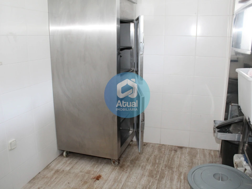 Loja para Arrendamento em Caldas de Vizela (São Miguel e São João) Foto 10