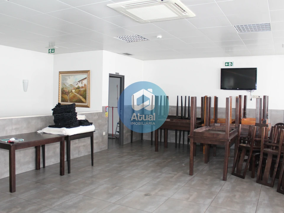 Loja para Arrendamento em Caldas de Vizela (São Miguel e São João) Foto 14