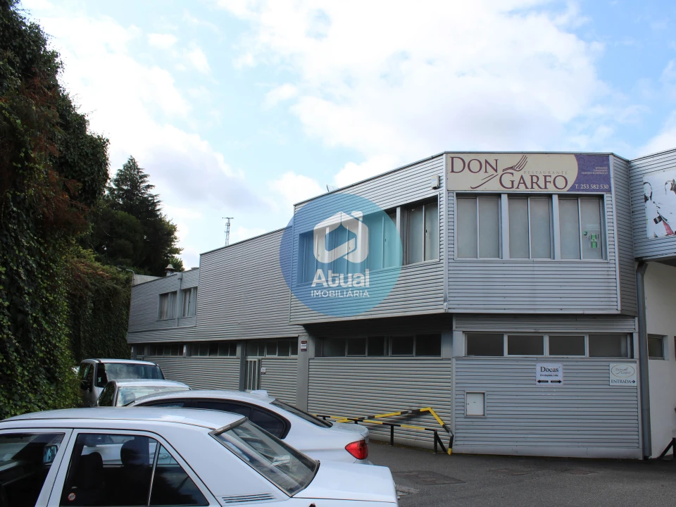 Loja para Arrendamento em Caldas de Vizela (São Miguel e São João) Foto 9