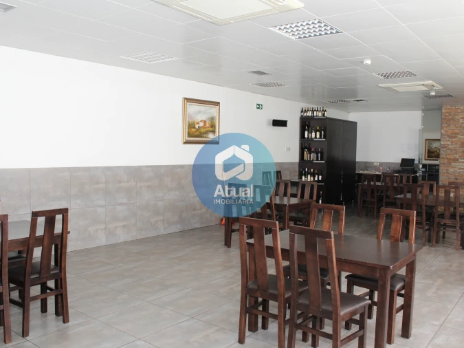 Loja para Arrendamento em Caldas de Vizela (São Miguel e São João) Foto 4