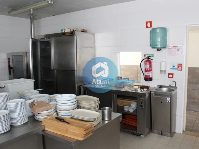 Loja para Arrendamento em Caldas de Vizela (São Miguel e São João) Foto 8