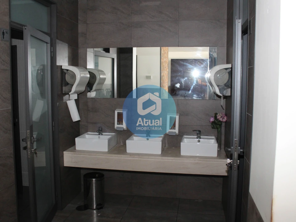 Loja para Arrendamento em Caldas de Vizela (São Miguel e São João) Foto 12