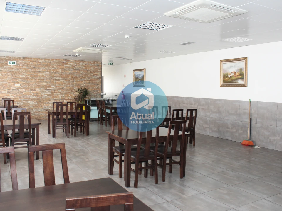 Loja para Arrendamento em Caldas de Vizela (São Miguel e São João) Foto 3