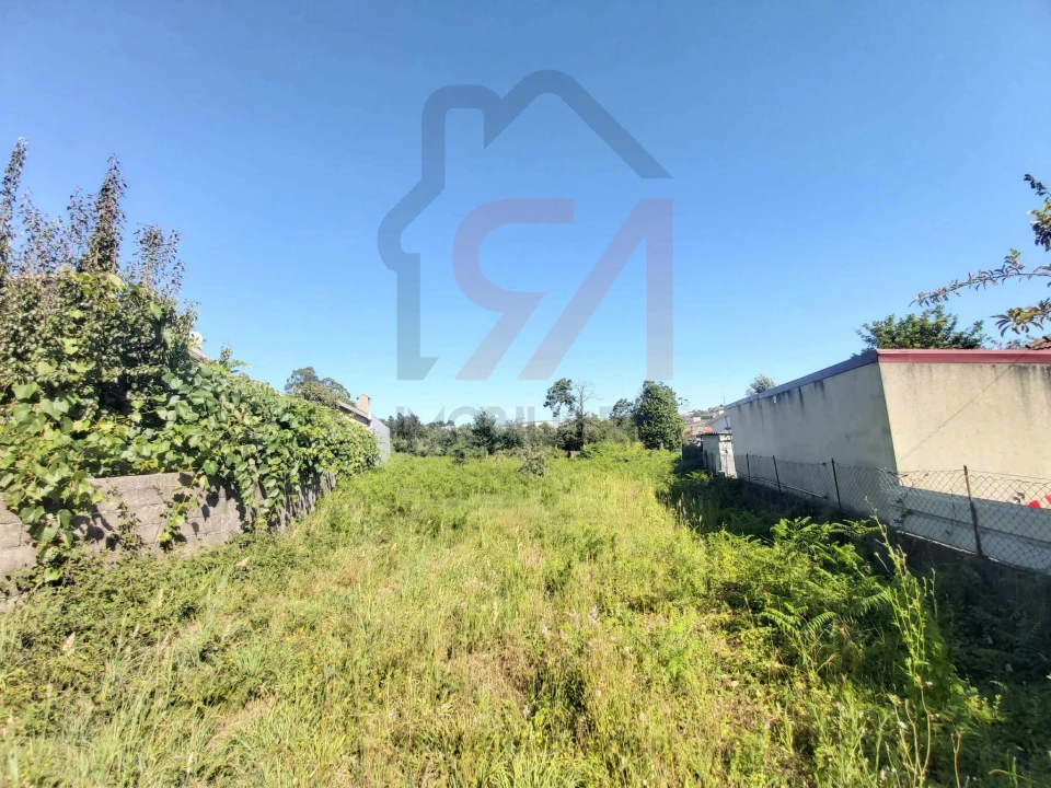 Terreno para Venda em Carvalhosa Foto 3