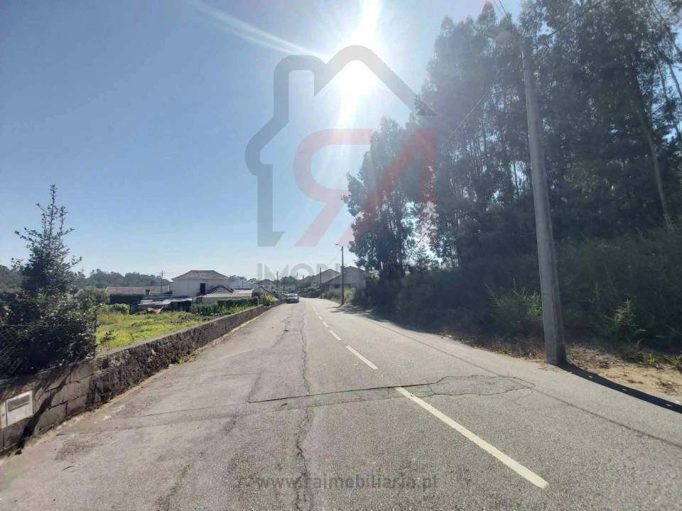 Terreno para Venda em Carvalhosa Foto 2