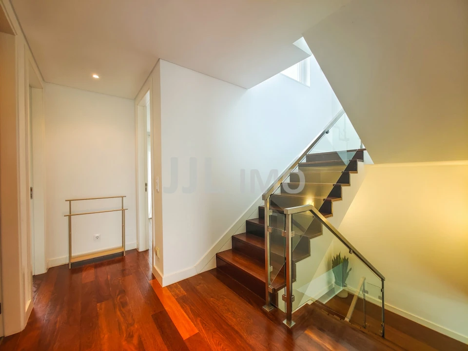 Moradia T5 para Venda em Alcabideche Foto 14