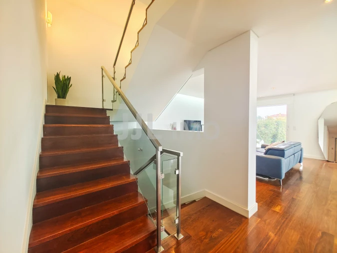 Moradia T5 para Venda em Alcabideche Foto 9