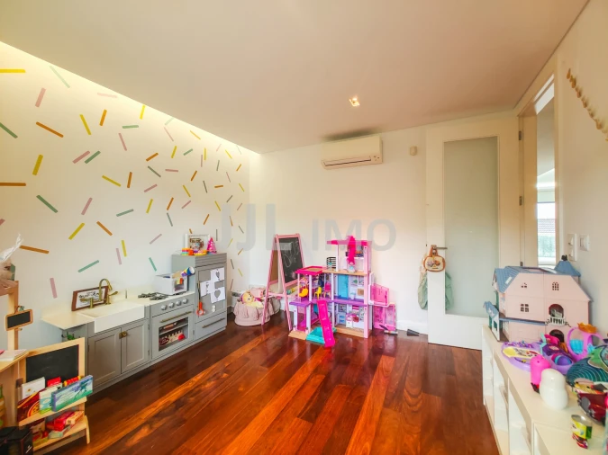 Moradia T5 para Venda em Alcabideche Foto 11