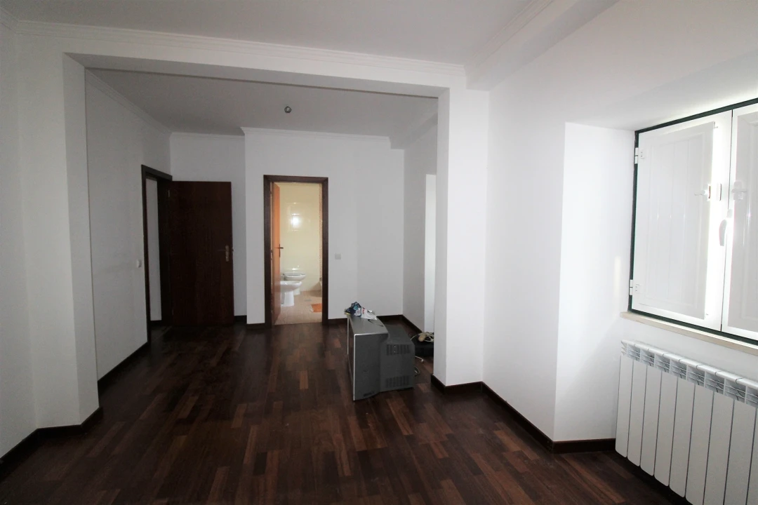 Moradia T18 para Venda em Parceiros e Azoia Foto 8