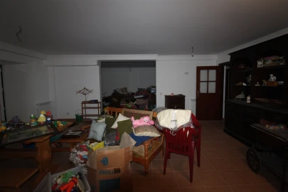 Moradia T18 para Venda em Parceiros e Azoia