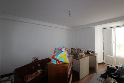 Moradia T18 para Venda em Parceiros e Azoia