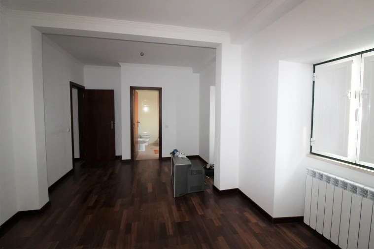 Moradia T18 para Venda em Parceiros e Azoia Foto 8