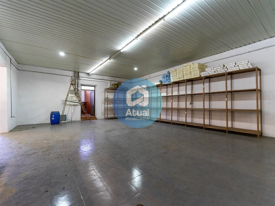 Armazém para Arrendamento em Moreira de Conegos Foto 9