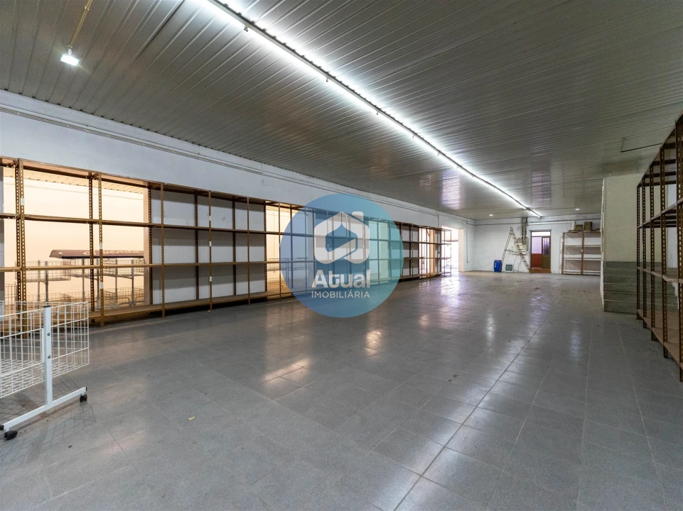 Armazém para Arrendamento em Moreira de Conegos Foto 7